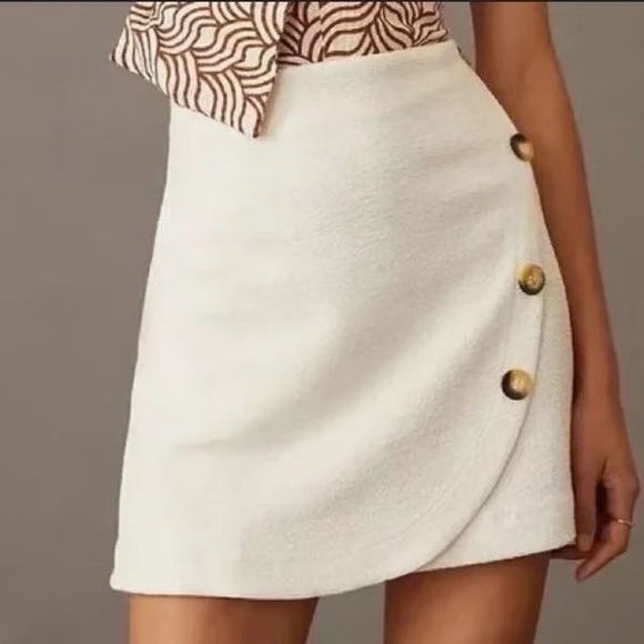Maeve Dresses & Skirts - Anthropologie Maeve Ivory Textured Wrap Mini Skirt Tortoise Buttons Size M
